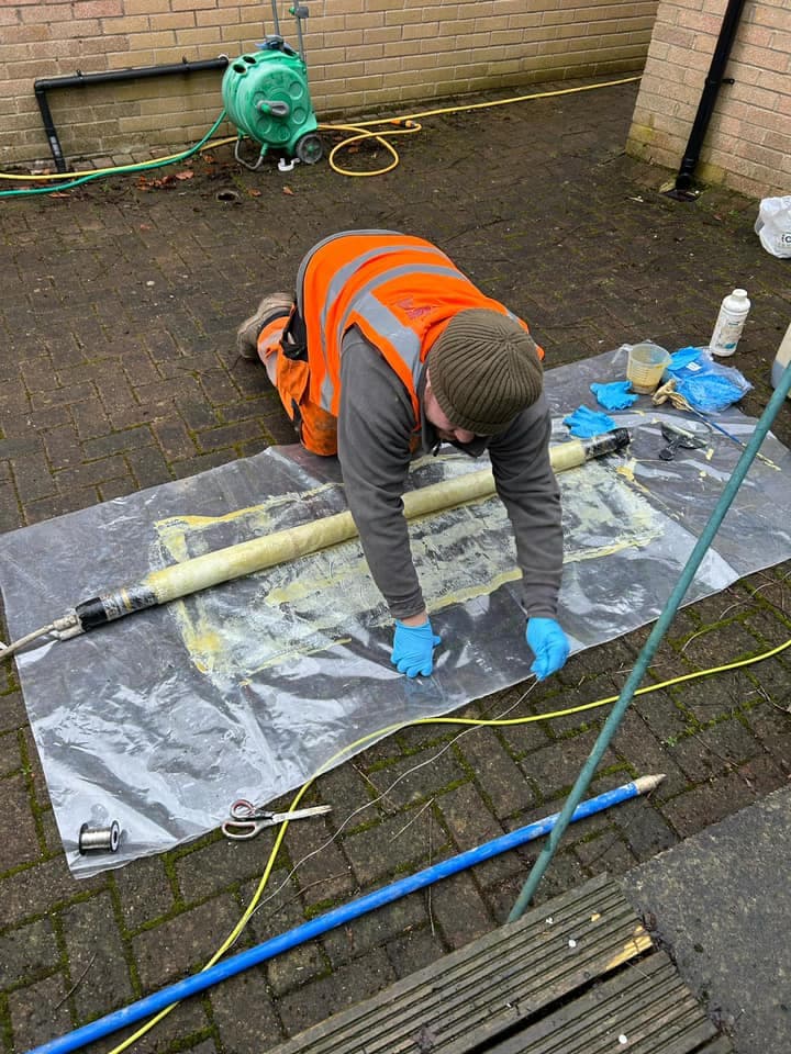 Preparing the patch relining system on site